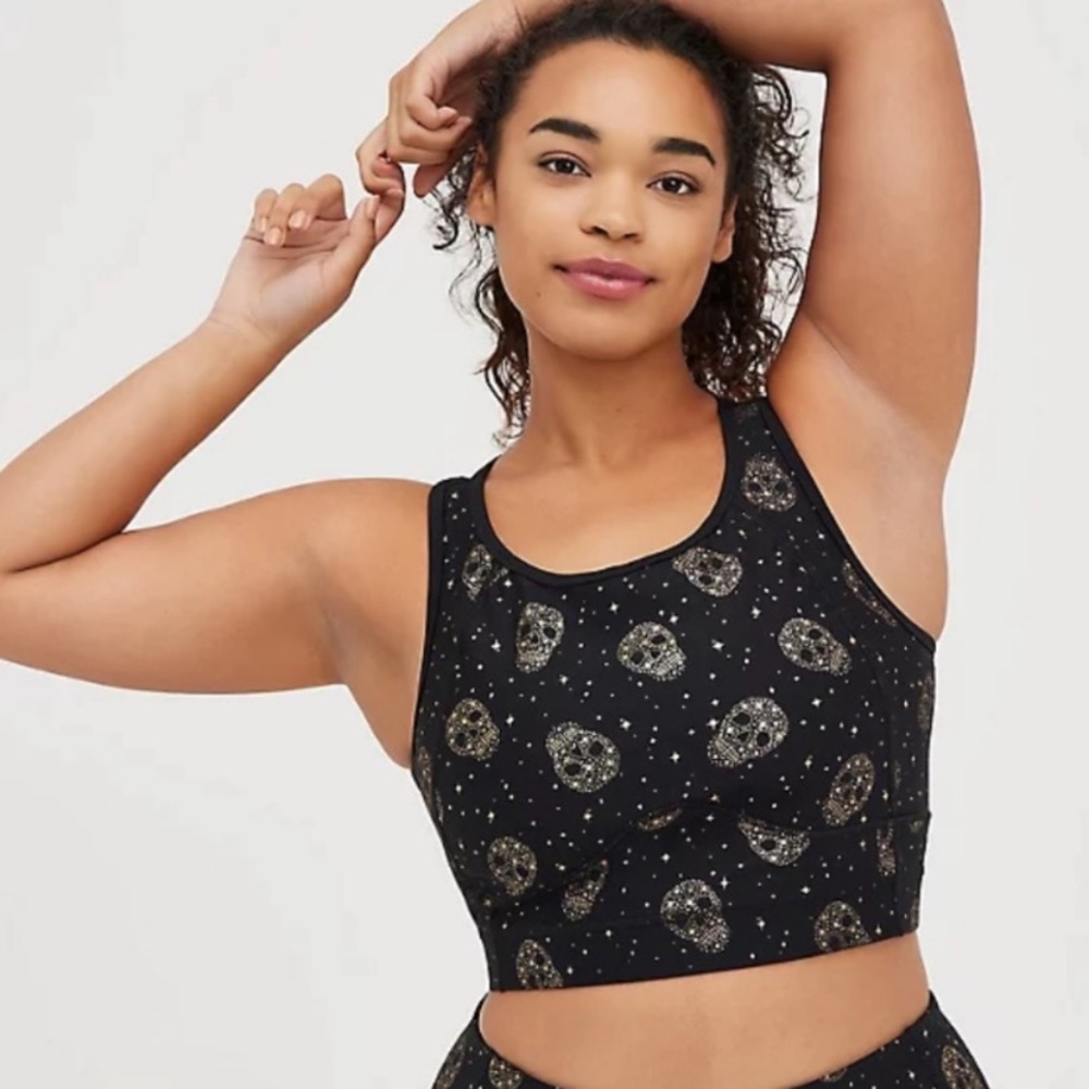 Torrid Black Performance Core Active Wicking Foil Stars & Skull Sports Bra NWT
